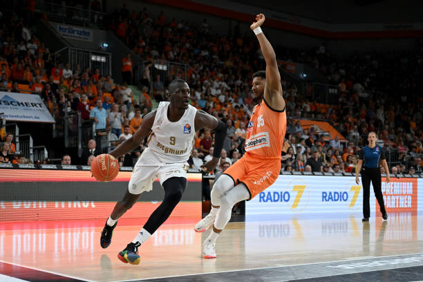 亚冬会的参 亚冬会的参