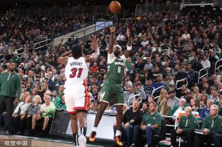 唤醒了赛场 唤醒了赛场