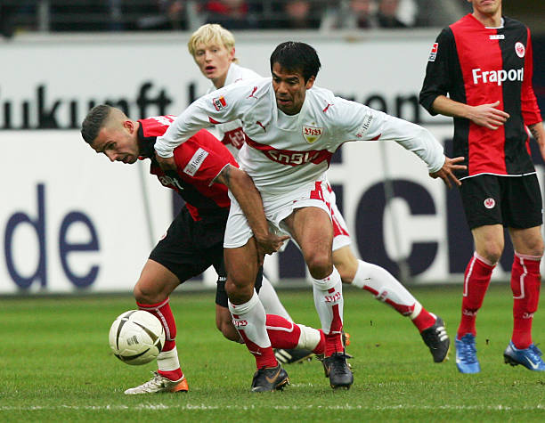 两名中场或 两名中场或